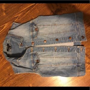 Jean Vest